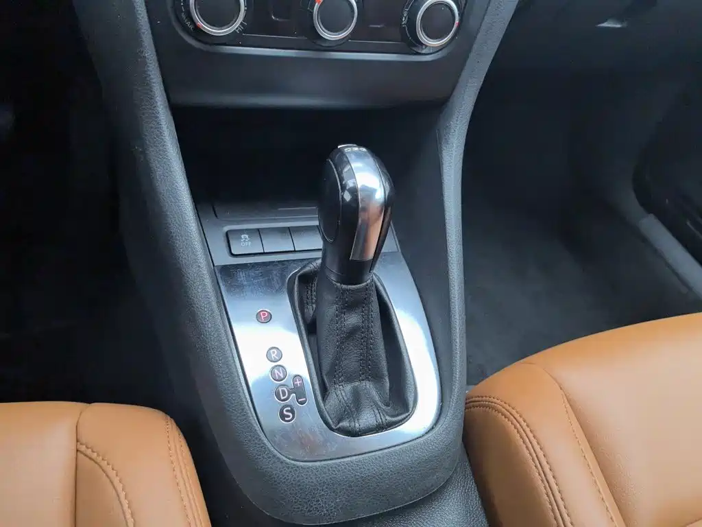Volkswagen Golf — миниатюра 13