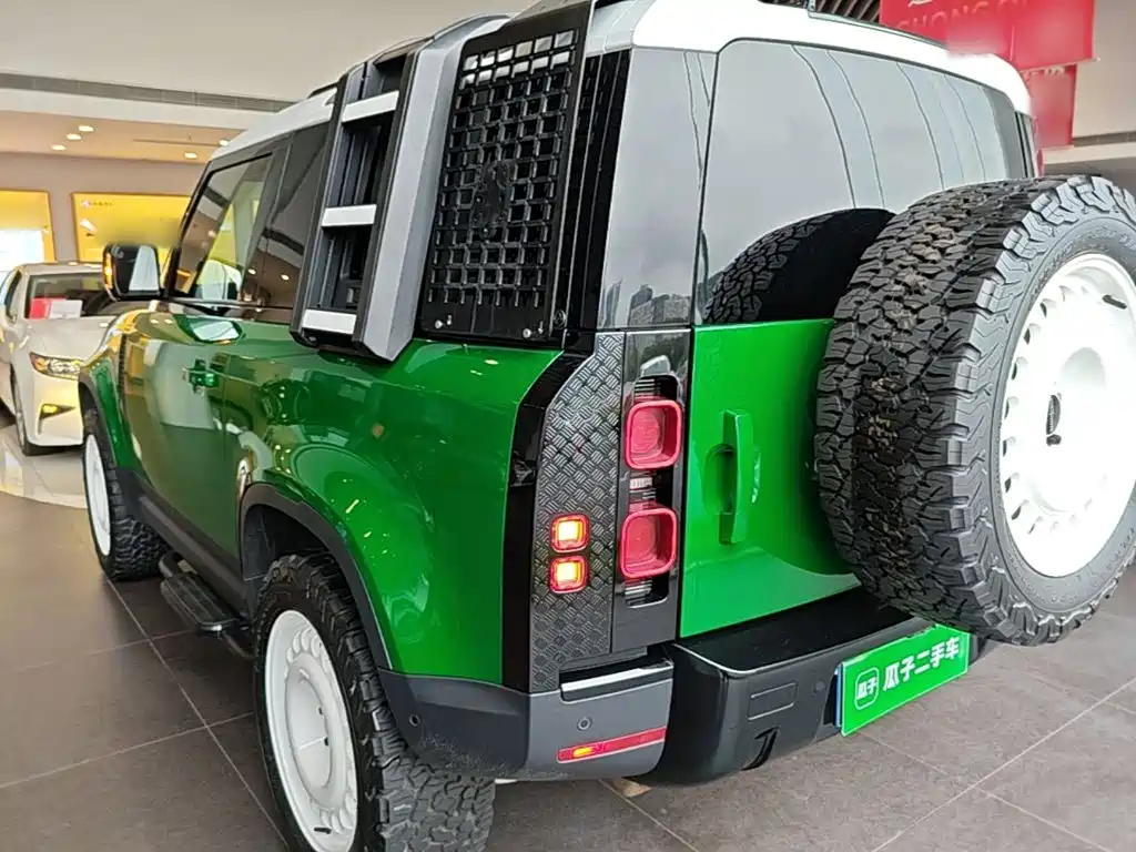Land Rover Defender — миниатюра 5