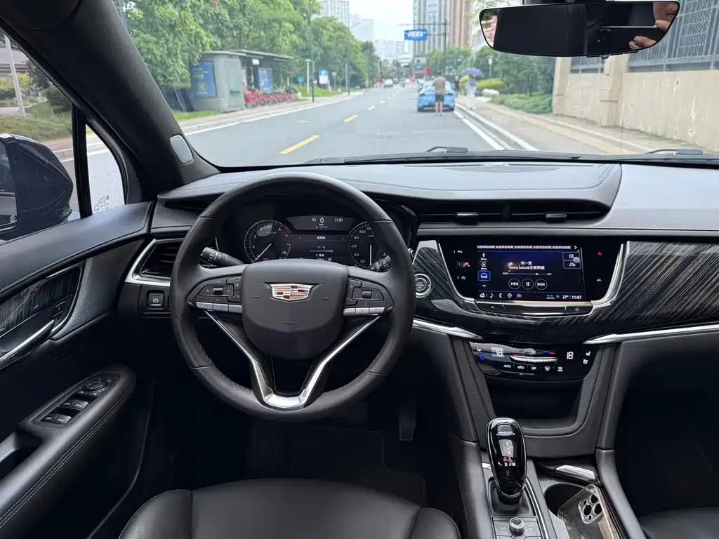 Cadillac XT6 — миниатюра 8