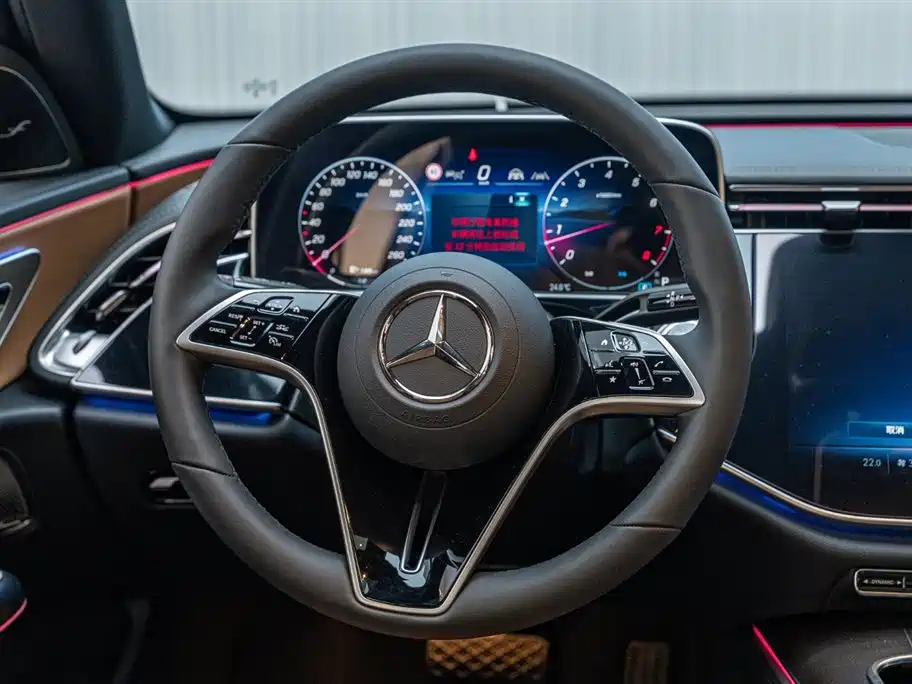 MERCEDES-BENZ E CLASS