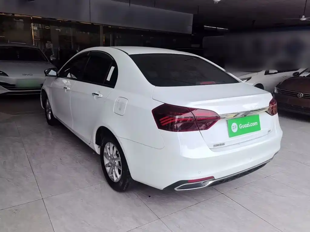 Geely Emgrand — миниатюра 5