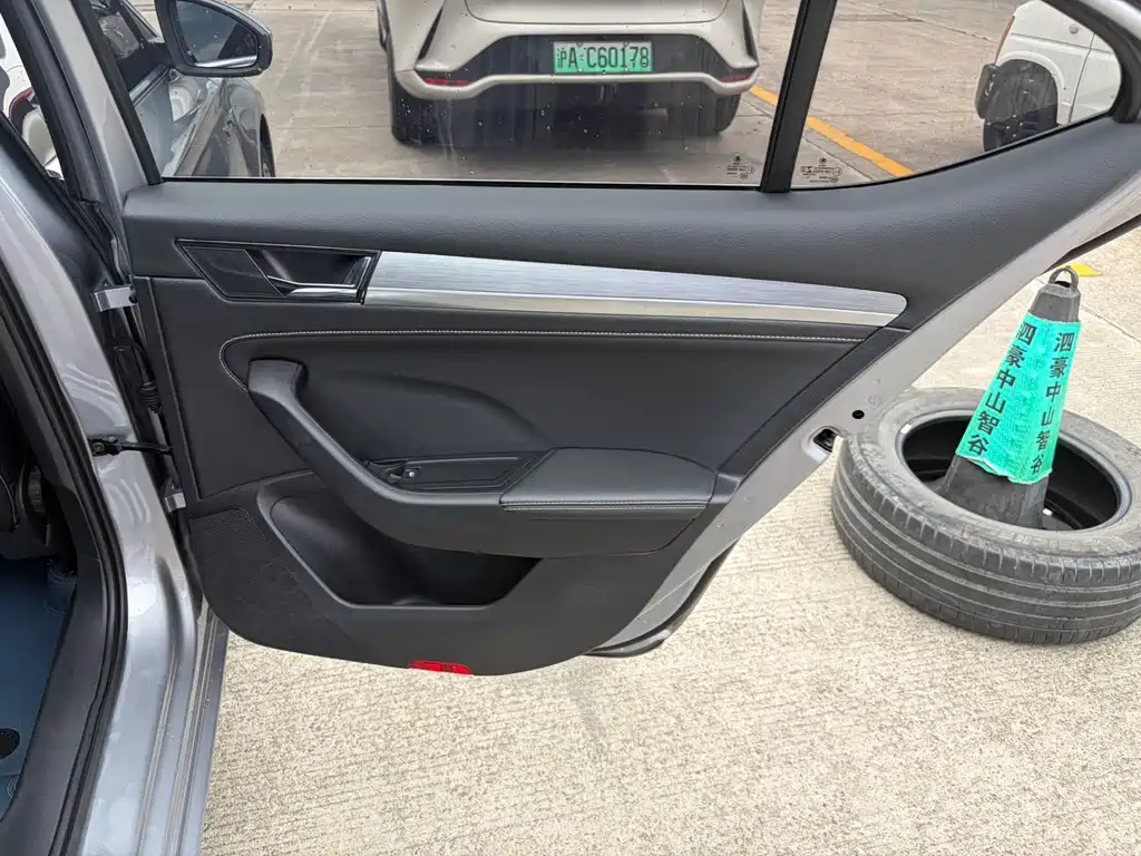 Skoda Superb — миниатюра 19