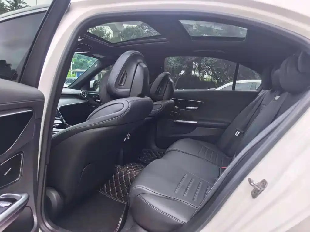 Mercedes-Benz C-Class — миниатюра 17