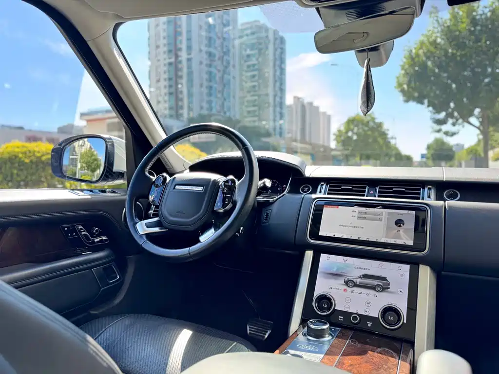 Land Rover Range Rover — миниатюра 18