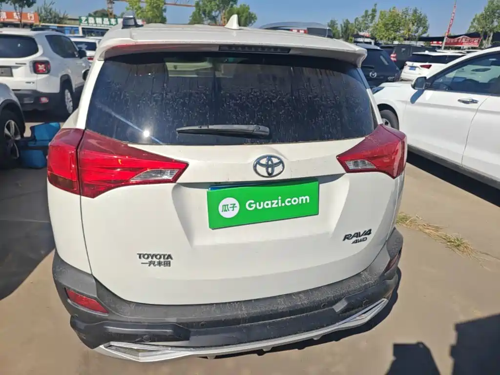 Toyota RAV4 — миниатюра 6