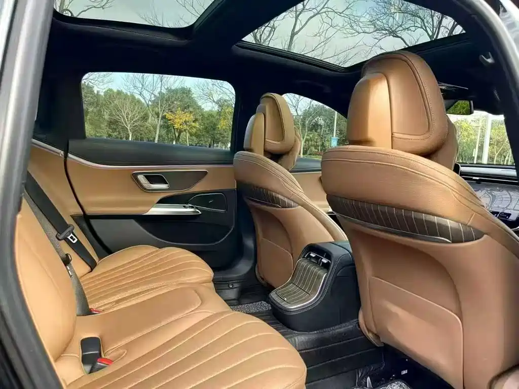 Mercedes-Benz E-Class — миниатюра 6
