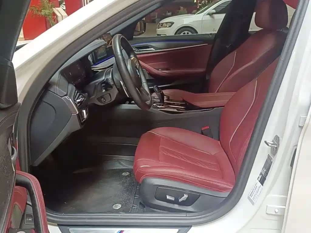 BMW 5 Series — миниатюра 15