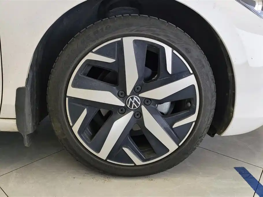 VOLKSWAGEN LINGDU