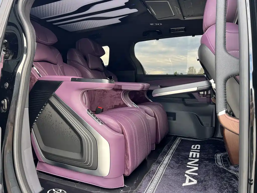 Toyota Sienna — миниатюра 10