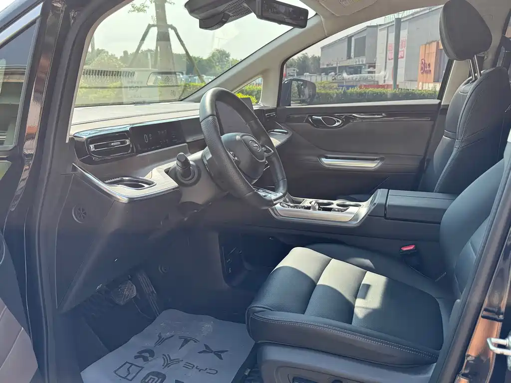GAC Motor 传祺E8 PHEV — миниатюра 10