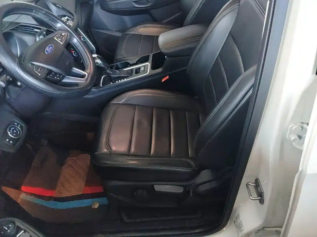 Ford Kuga — миниатюра 15