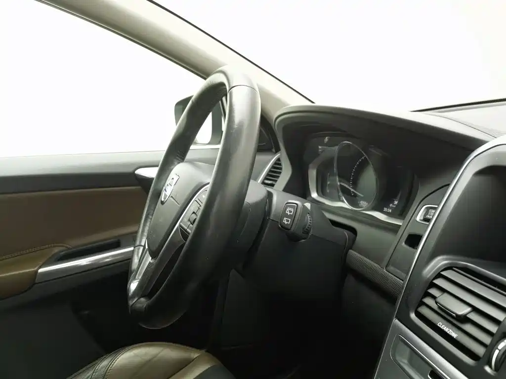 Volvo XC60 — миниатюра 22
