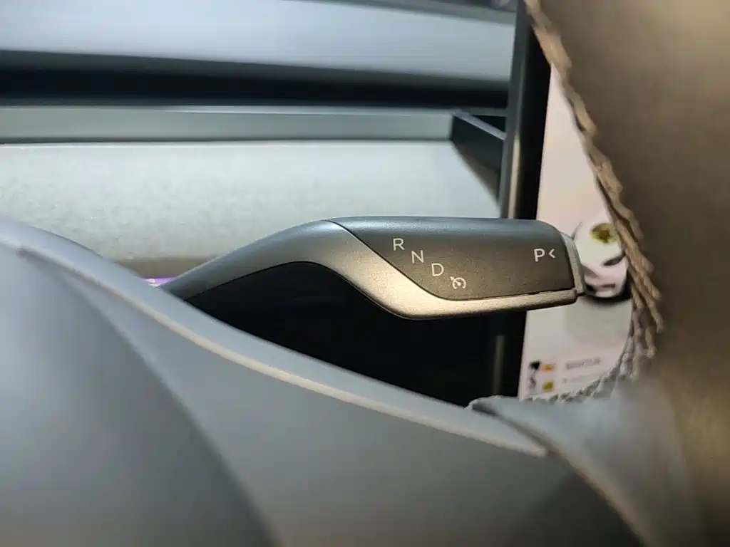 Tesla Model Y 2023 — фото 13