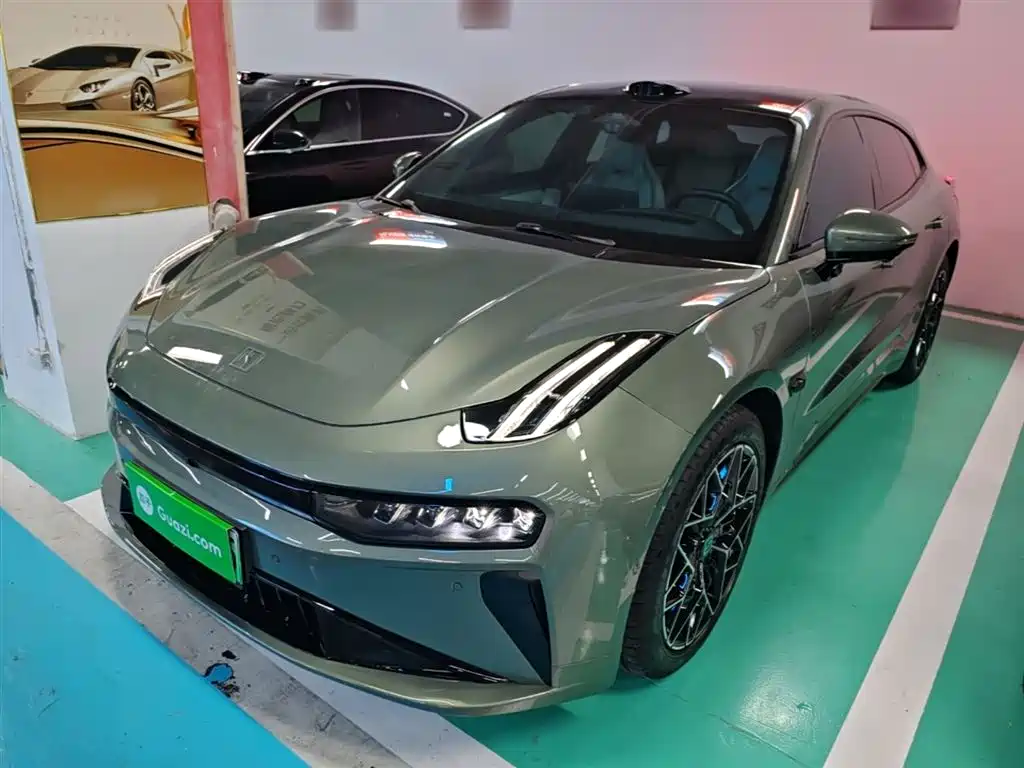 Zeekr 001 2024
