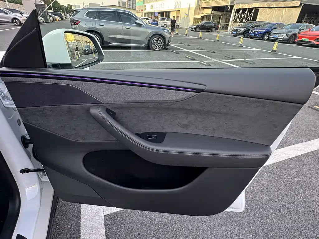 Tesla Model Y L — миниатюра 17