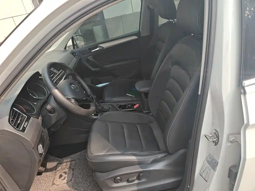 Volkswagen Tiguan L — миниатюра 11