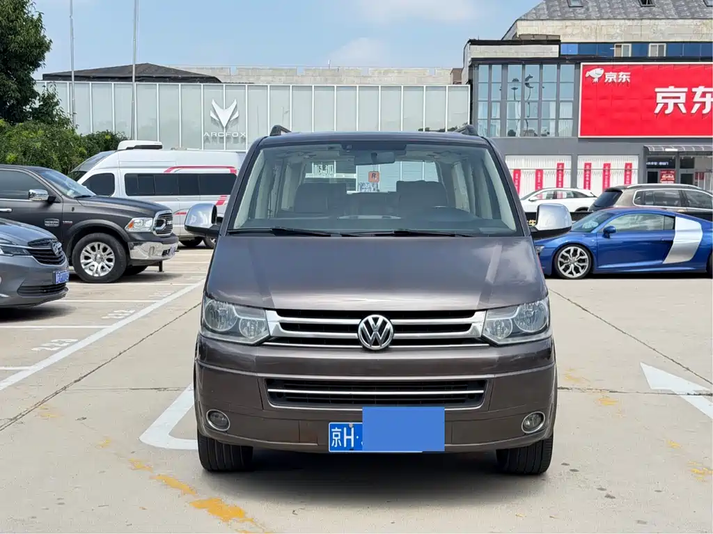 Volkswagen Caravelle — миниатюра 2