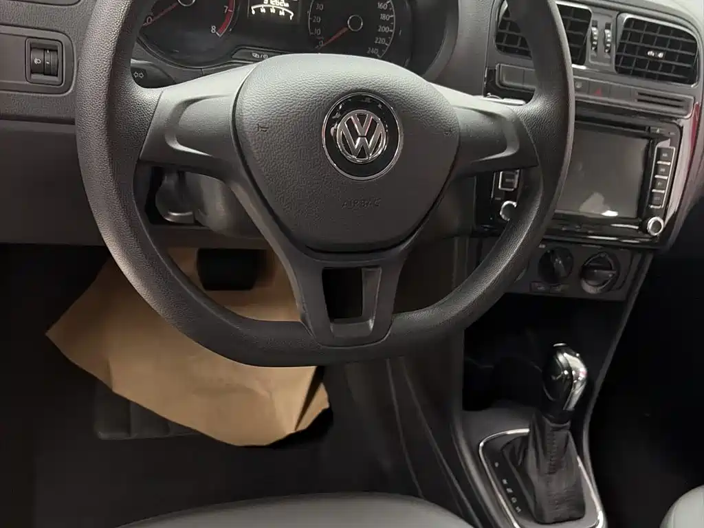 Volkswagen Polo — миниатюра 3
