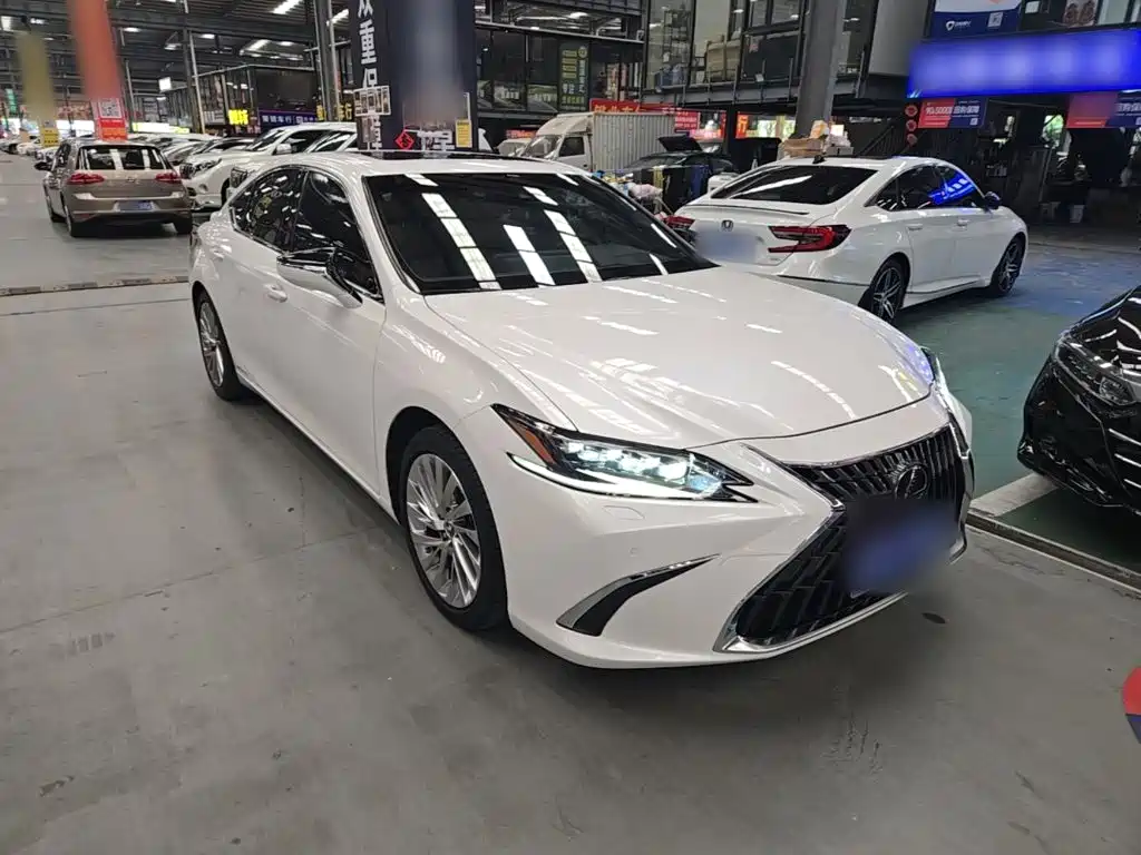 Lexus ES — миниатюра 4