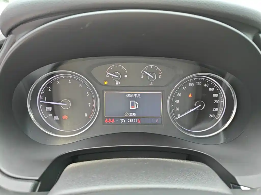 Buick LaCrosse — миниатюра 12