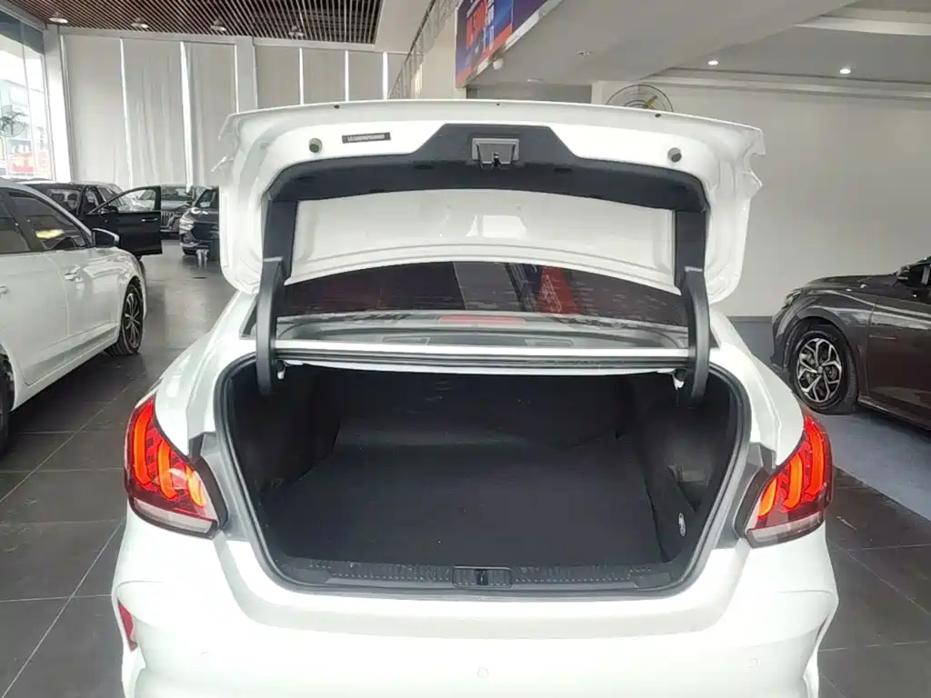 MG MG5 — миниатюра 19