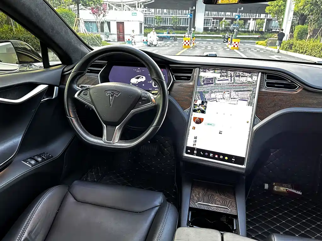 Tesla Model S — миниатюра 15