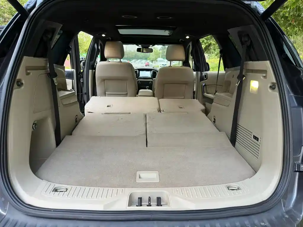 Ford Everest — миниатюра 17