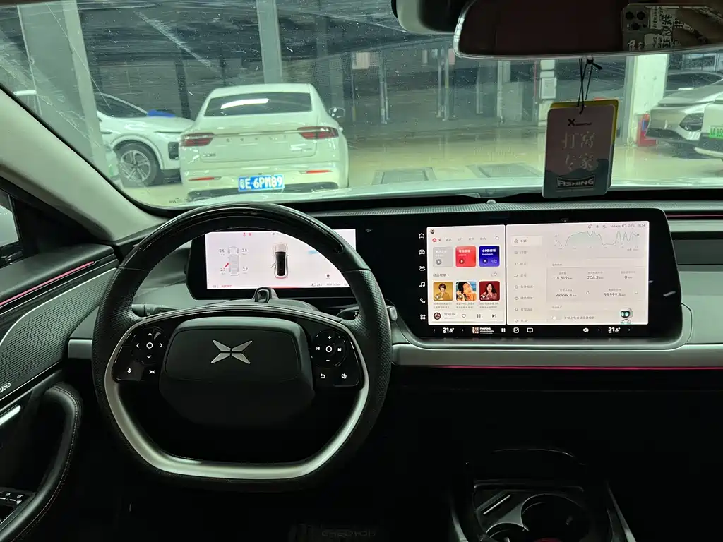 XPeng P7 — миниатюра 11