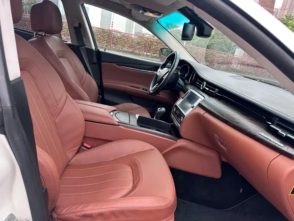 Maserati Quattroporte — миниатюра 8