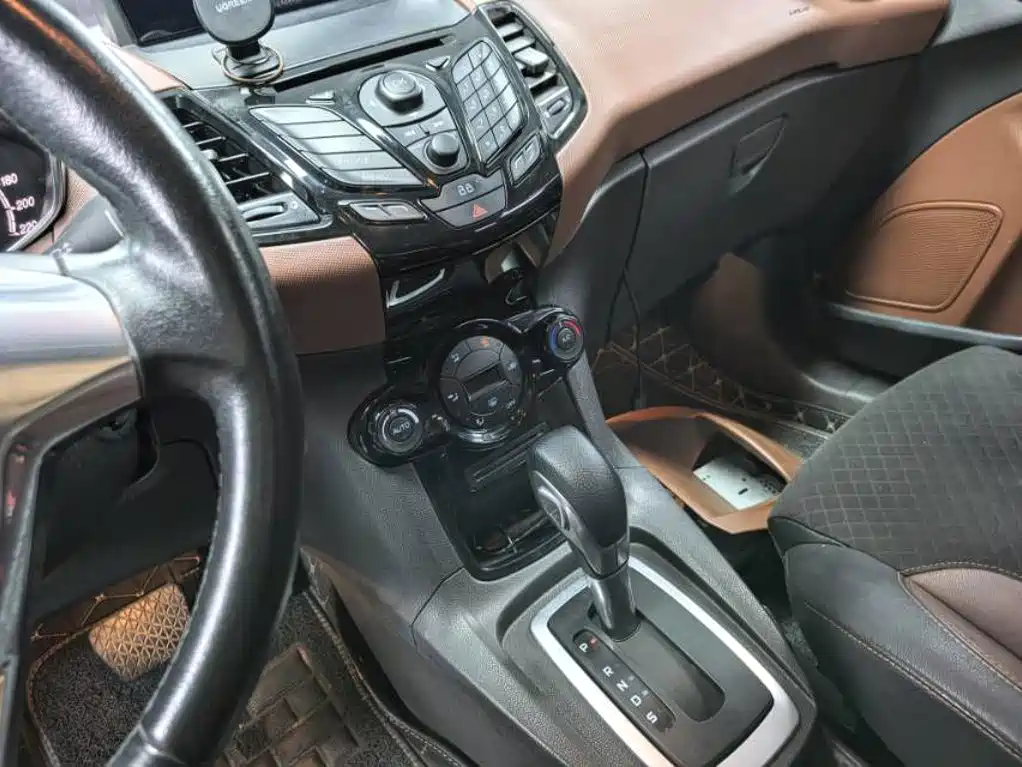 Ford Fiesta — миниатюра 8