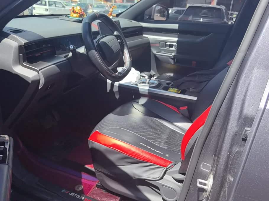 Jetour Jetour Dasheng 1.5 л 2024 г. Серебристо-серый, пробег 34700 км
