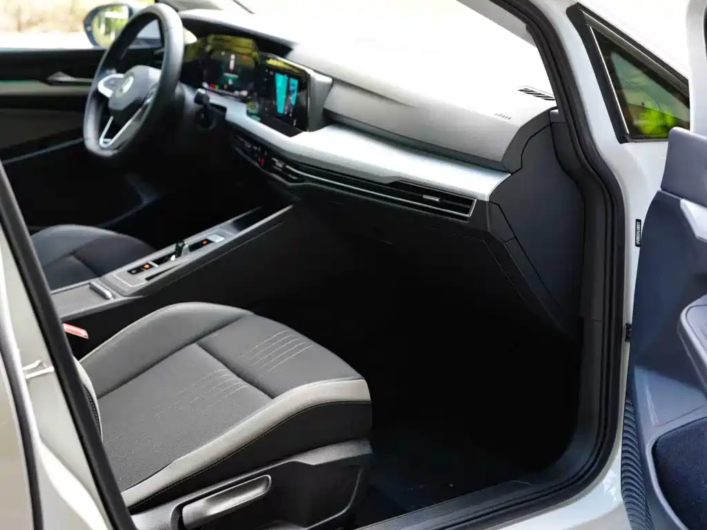 Volkswagen Golf — миниатюра 18