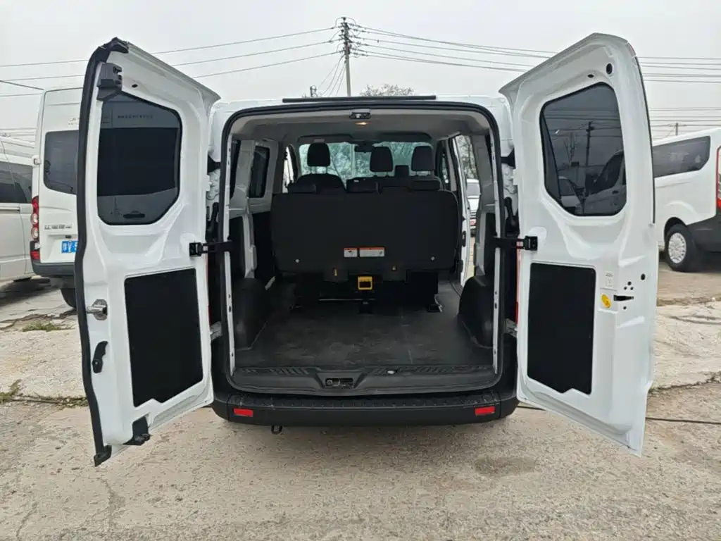 Ford Transit — миниатюра 19