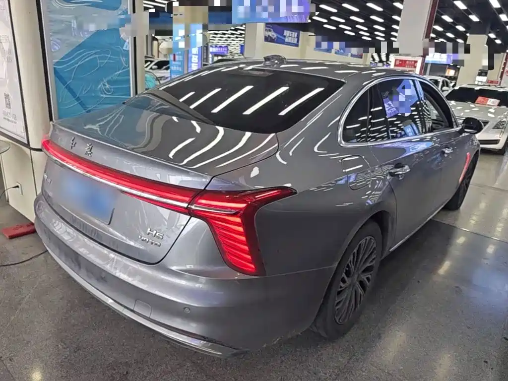 Hongqi Hongqi H5 — миниатюра 7