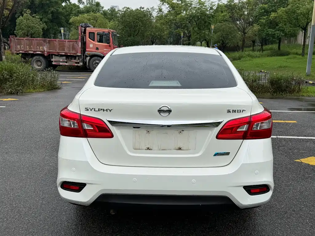 Nissan Sylphy 2016 1.6XL CVT Luxury