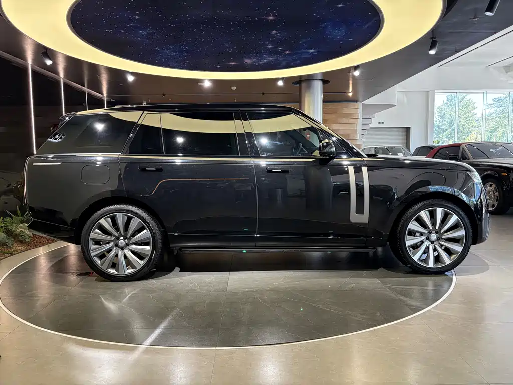 Land Rover Range Rover 2025 3.0 L6 400PS Long Wheelbase