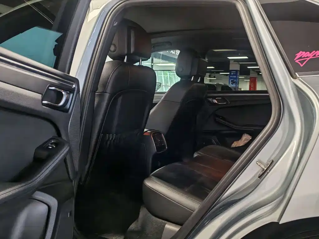 Porsche Macan — миниатюра 8