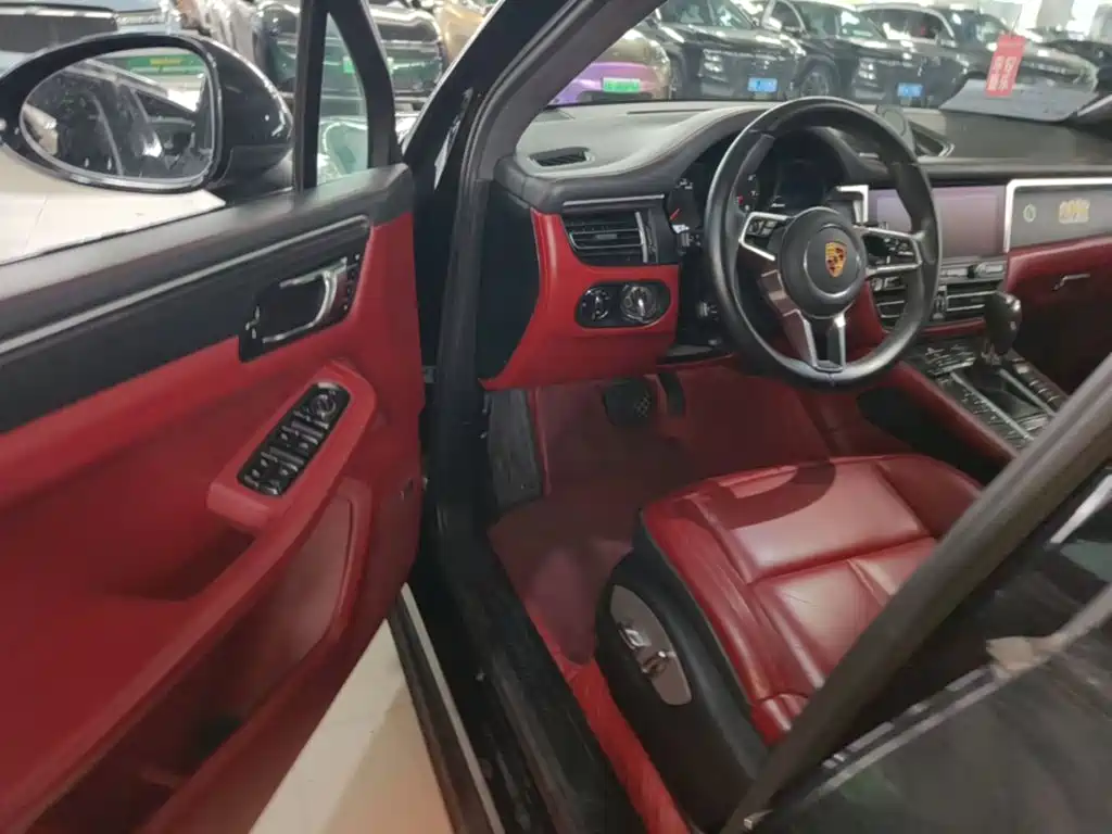 Porsche Macan — миниатюра 16