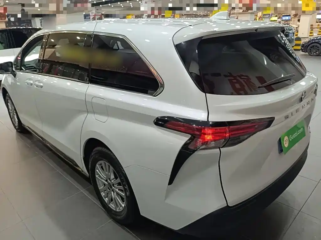 Toyota Sienna — миниатюра 5