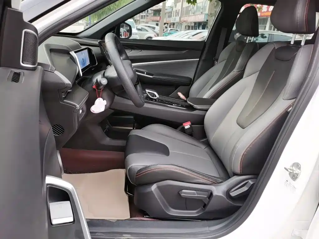 Geely Boyue — миниатюра 15