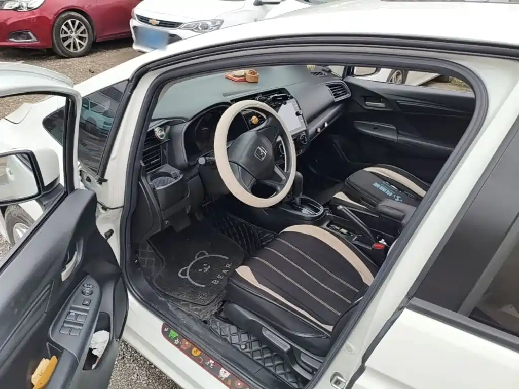 Honda Fit — миниатюра 16