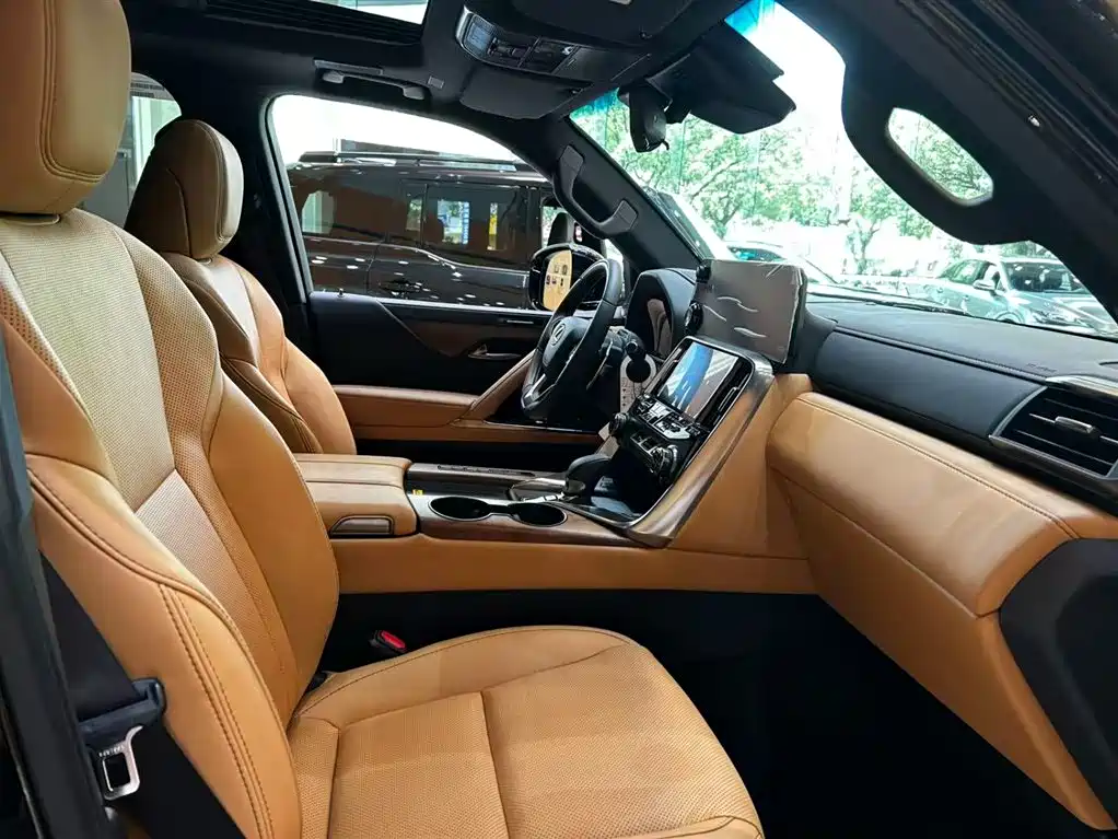 Lexus LX — миниатюра 5