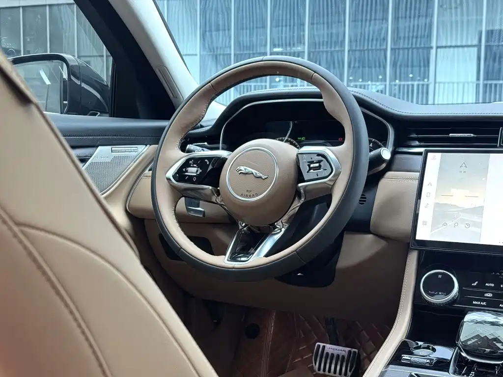 Jaguar XFL 2024 2.0T P250 Premium Luxury