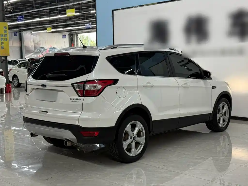 Ford Kuga — миниатюра 10