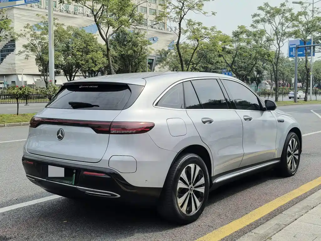 Mercedes-Benz EQC — миниатюра 5