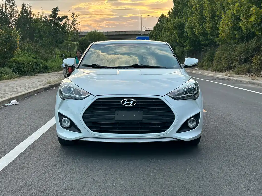 Hyundai Veloster — миниатюра 2