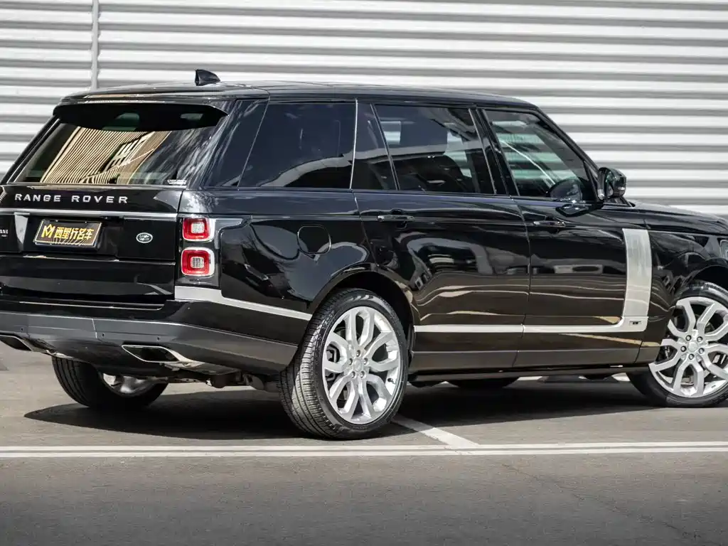 Land Rover Range Rover 2022 3.0 L6 400PS