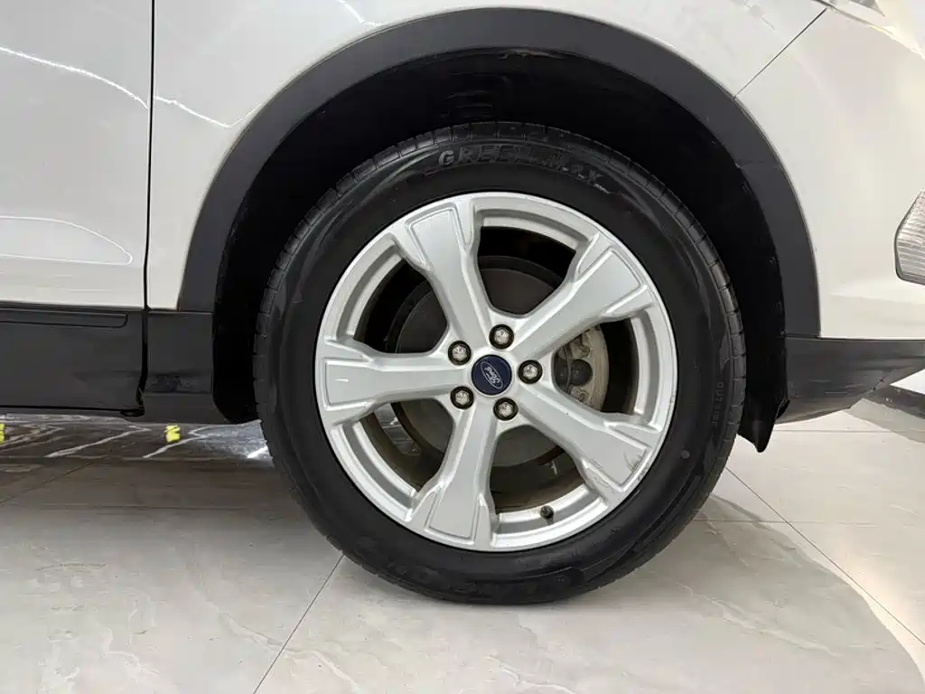 Ford Kuga — миниатюра 11