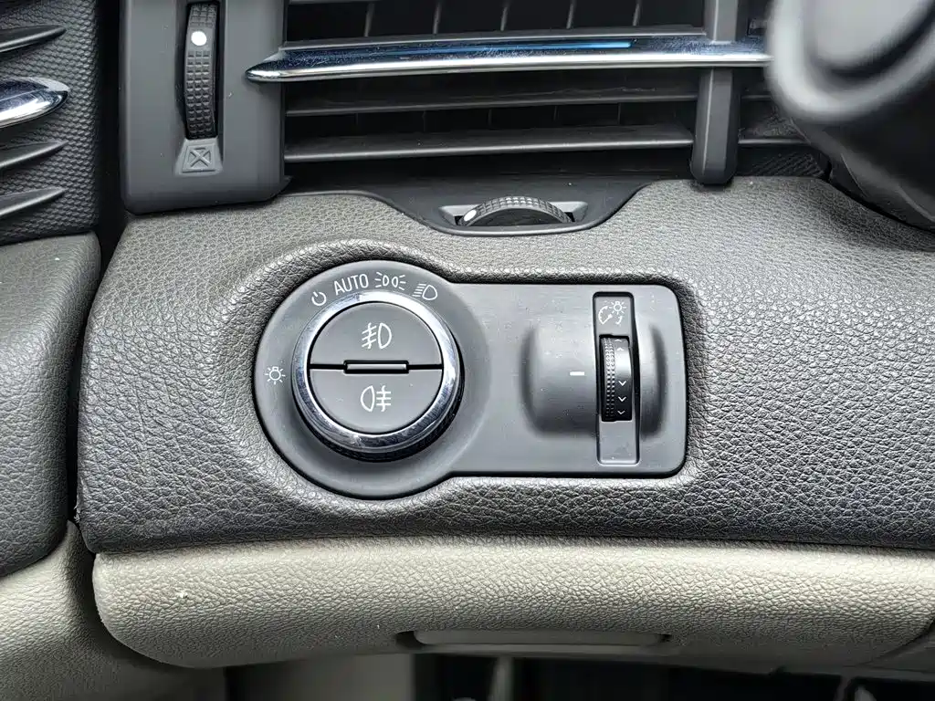 Chevrolet Malibu — миниатюра 21
