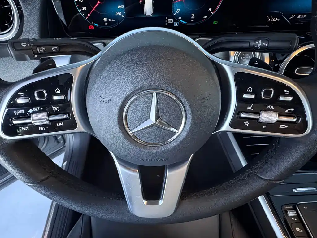 Mercedes-Benz GLB — миниатюра 18